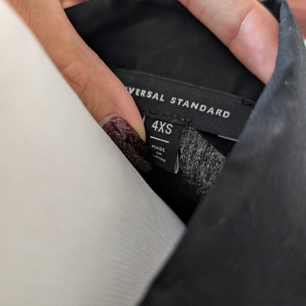 Universal Standard Button down Top - Picture 4 of 7